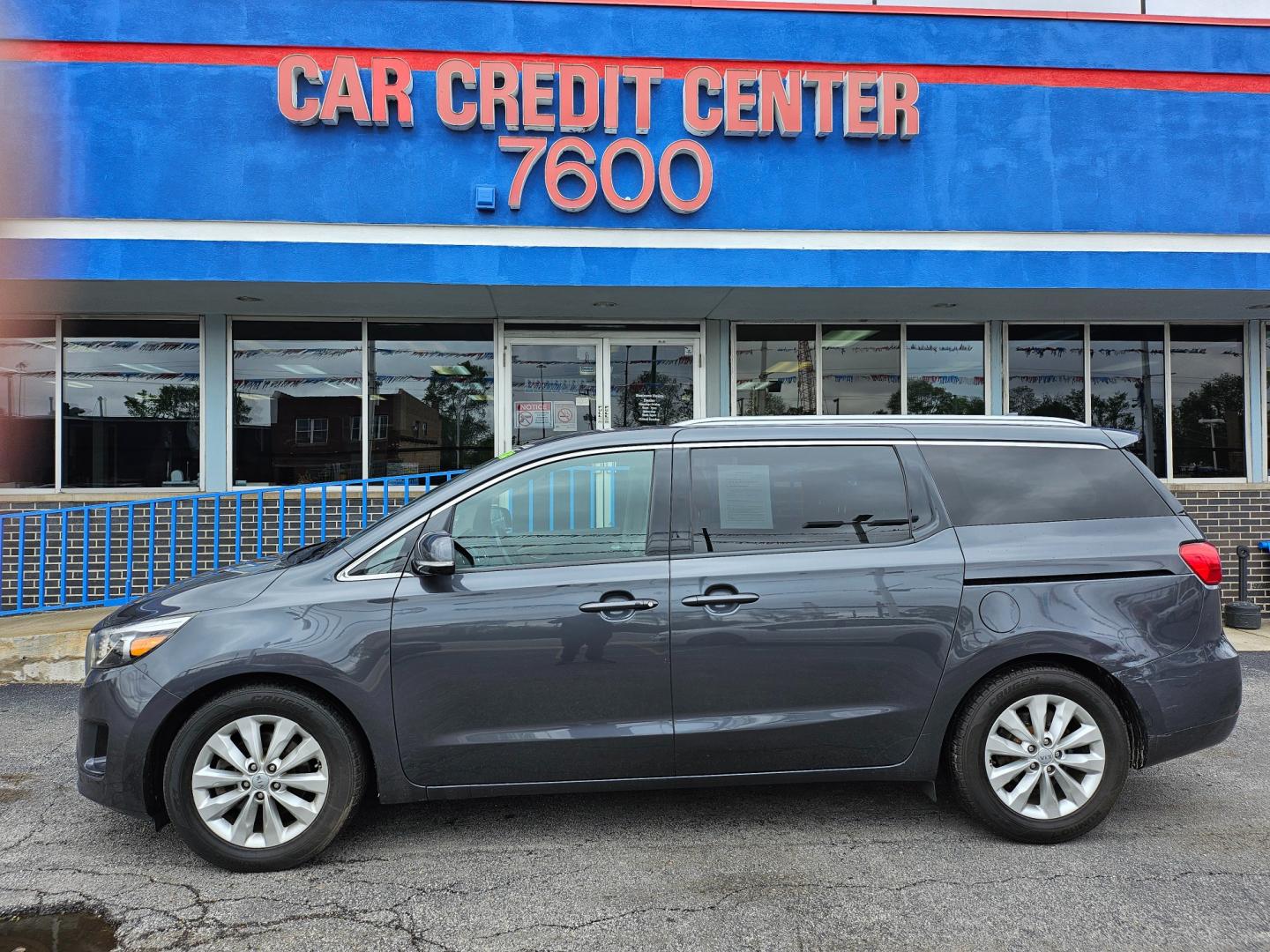 2016 GRAY Kia Sedona EX (KNDMC5C19G6) with an 3.3L V6 DOHC 24V engine, 6-Speed Automatic transmission, located at 7600 S Western Ave., Chicago, IL, 60620, (773) 918-3980, 0.000000, 0.000000 - Photo#0